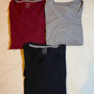 NWOT 3 Old Navy Men’s XL Soft V-neck Tshirts
